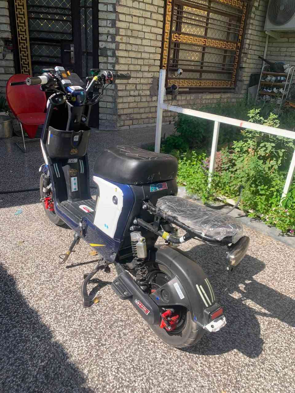 دراجة R9 مستعمل للبيع 
استعمال حدود 5 اشهر 
بطاريات زينه وقويه مخليها لمدرسه فقط
خمس بطاريات
بيها ظربات خفيفه بل كفرات 
موديل 2025 
سرعه 99
مكاني بغداد سعر 300 قفل


**إذا كنت صاحب هذا الإعلان وتريد حذفه لأي سبب، رجاءا أرسل رسالة إلى الدعم الفني**