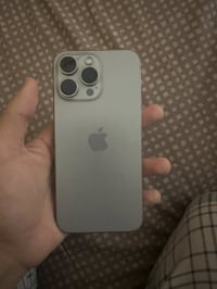 ايفون 15برو ماكس للبيع شاشه مبدله اصلي بطاريه 86اصل والجهاز سعره 650وب...