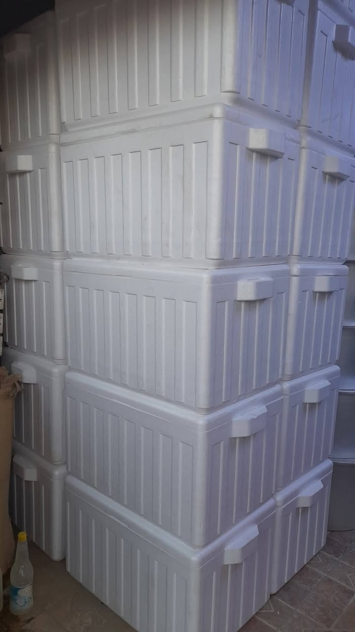 💥🔥استمتع بأجواء باردة طول اليوم مع الصندوق السحري
💥🔥👈حافظة فلين للبارد والساخن ابيض كبير/ حبة

✅صندوق و حافظة الاكل و الشراب بارد او ساخن
✅يستخدم  لحفظ الطعام وعلب العصير .
✅سهل التركيب 
✅معزول خفيف الوزن محمول و مقاوم للماء ✅الافضل للرحلات ، النزهات ، التخييم ، الشاطئ ، الصيد ، ركوب الزوارق Chill Chest 
#حافظة_برودة_حرارة #حافظات_طعام
#حافظة_عصير #حافظة_الأكل 
العنوان // هاشميه مقابيل مجمع الامير لانشائيه
يتوفر توصيل 
***********
