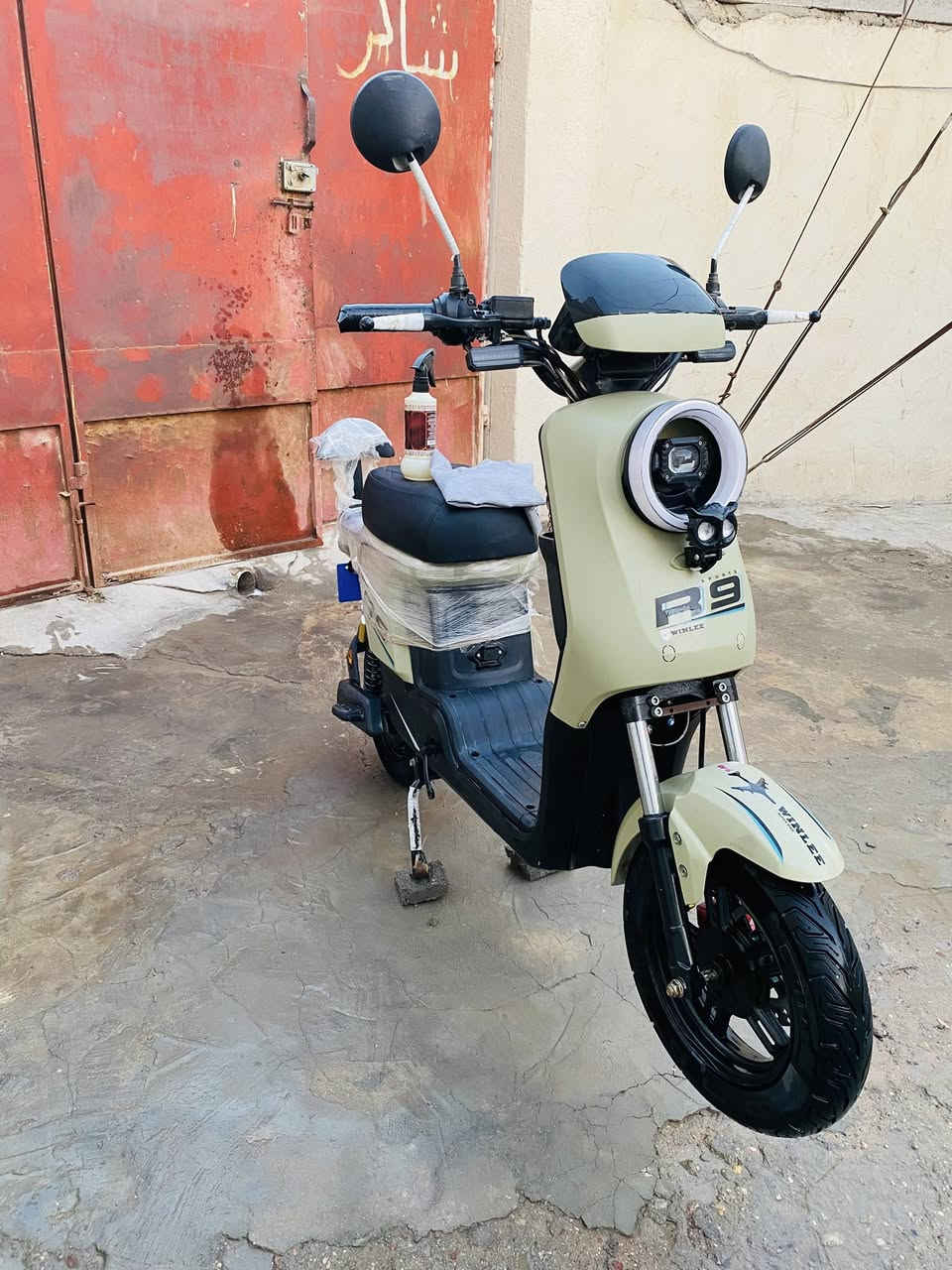 السلام عليكم
دراجه R9 مديل 2026 دراجه نضيفه كفاله من الشخط ماصارله 2شهرين عندي بطاريات حجم 32 ملف 1500 فول ما شاء الله نقصه فقط تاير الوره مبنجر رايده مراوس ب ماكس عدله او منغولي      
***********
