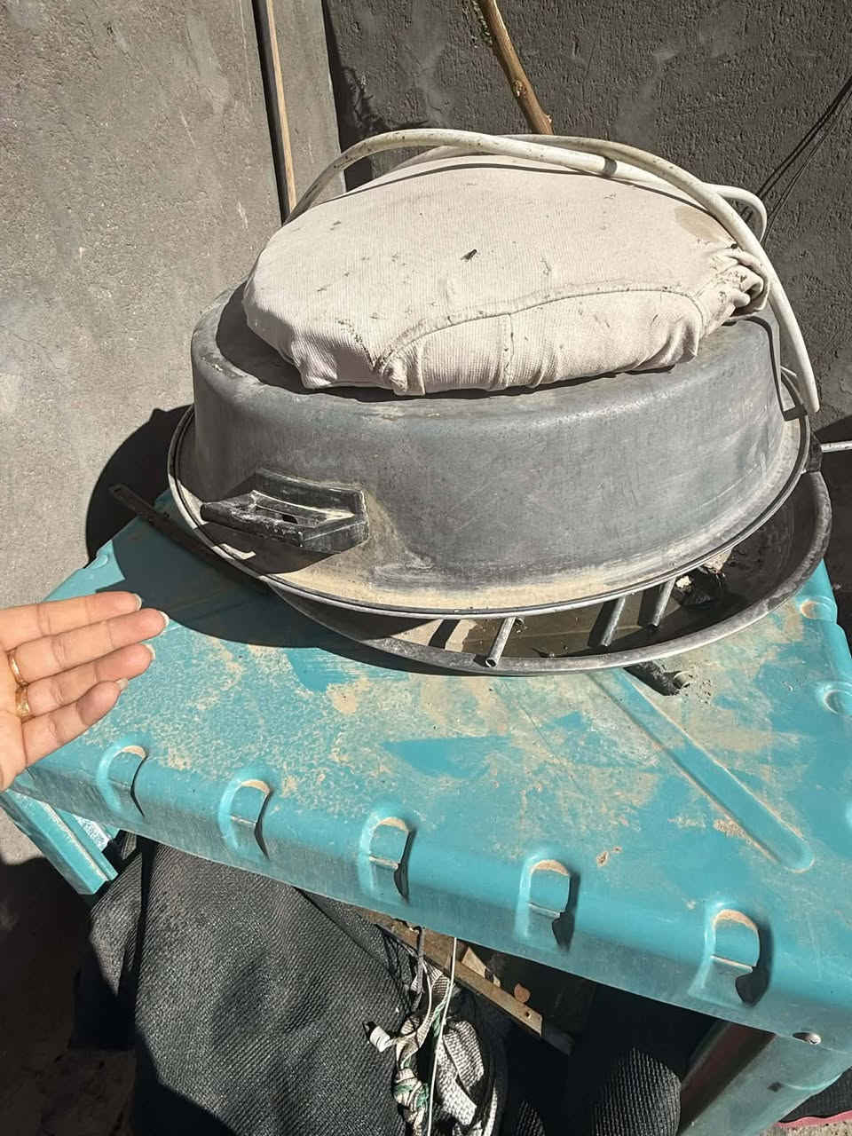 غراض منزليه للبيع كلهن شغالات ومابيهن ايي خلل صوبه زيتيه سعره 35 ميز طعام سعره 20 مغسله ام الكومدي سعره 30 زوليه 2 في 3 نظيفه سعره 15 كيزر الحجم الجبير سعره 50 تنور كهربائي سعره 25 مبرده نظيفه كلش سعره 60 الشراي فقط يتصل *********** ماارد خاص اتصال فقط
