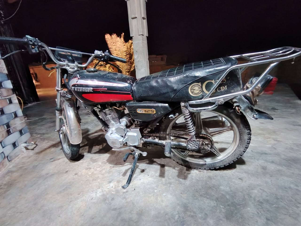 ملاحظة الموطور مال جناي 
السلام عليكم موطور للبيع تايكر موديل 20 كلو شغال بيه صرف السعر 325 وبيه مجال الاستفسار ***********
