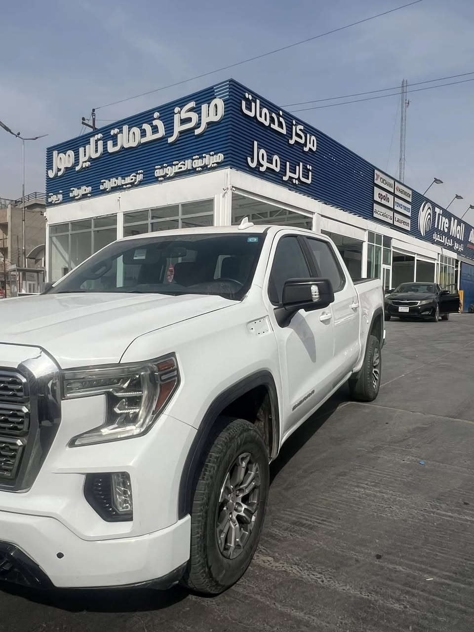 السلام عليكم جمسي سيرا {AT4{ 2021 
ماشيه 23 الف ميل (مرقمة بغداد)
بدي قصير باب طويل (المرغوب) فور ويل 
كشنات جلد تدفئة تبريد 
باب خلفي درج 3 قطع
محرك 8 سلندر 5300 
وباقي المواصفات معروفة فئة AT4 
السعر 240 وبيهة مجال قليل 
حادثهة جاملغ وبنيد 
مكاني بغداد /***********
