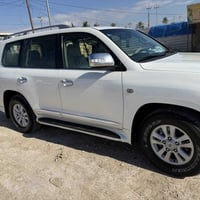 لاندكروز • ٢٠١١ • ماشيه ٢٣٠ الف