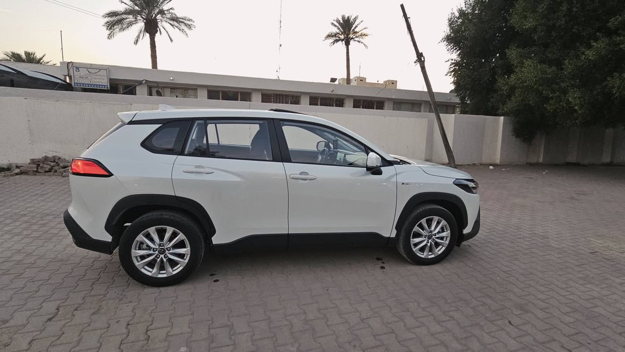 السلام عليكم 
كورلا كروس ٢٠٢٥ خليجي كفاله عامه باسمي 
المواصفات 
بصمه 
سلايد 
تبريد قطعتين  
ماشية ١٥ الف 
عارضها ب٢٧ مليون و٣٠٠ وبيها مجال 
مكان السياره بغداد اليرموك 
***********
