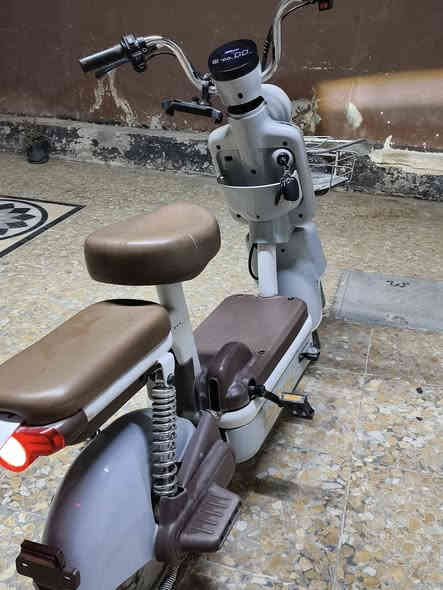 سلام عليكم دراجه شحن للبيع شغاله كلشي ماناقصه شي رقمي للتواصل الاستفسار  *********** مكاني البياع حي التراث
