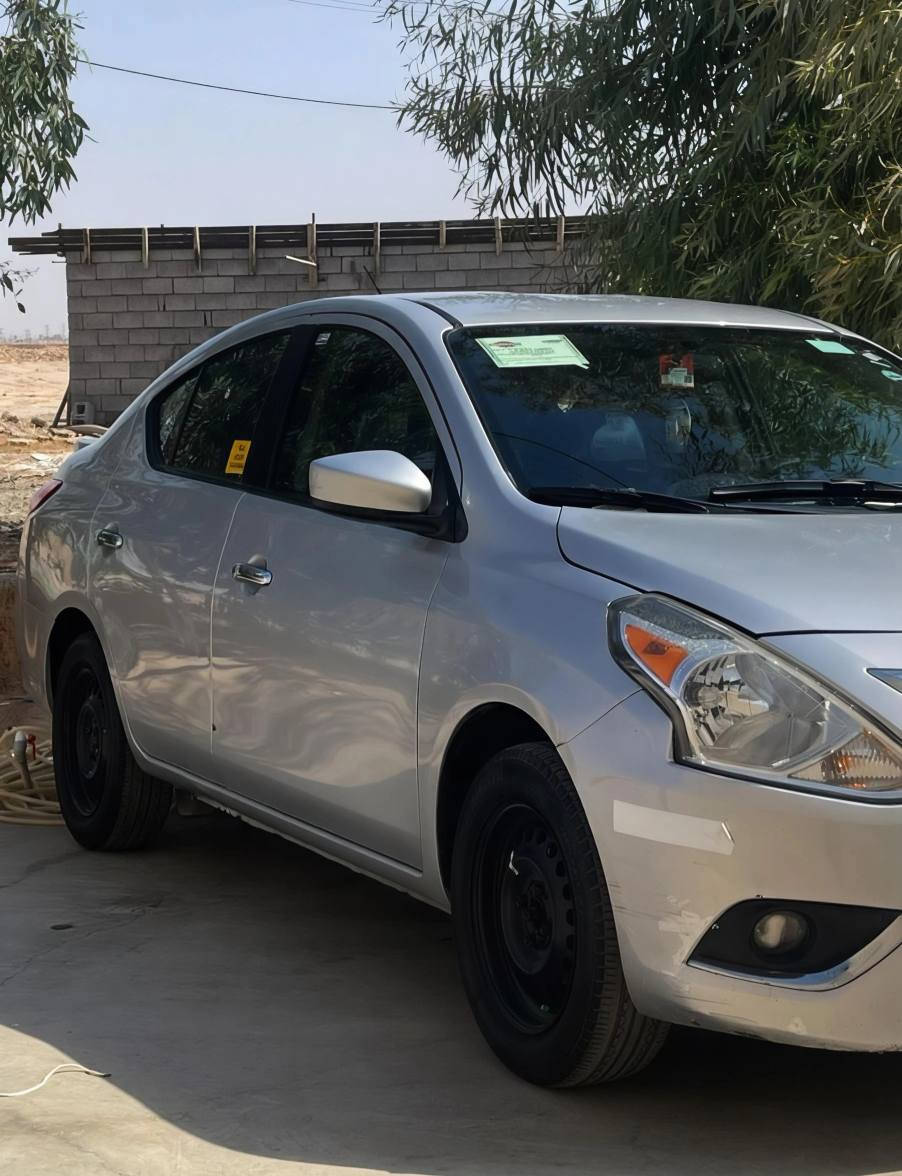 للبيع نيسان فيرسا 
موديل.2018
ضرر جاملغات الخلفية بدون دواخل بدون معجون فقط صبغ اثر شخط 
گير محرك بالشرط
تخم تايرات جديد 
سنوية نافذة 
كوبون بانزين بيها 
السعر 98 وبيها مجال 
*********** كركوك, العراق
