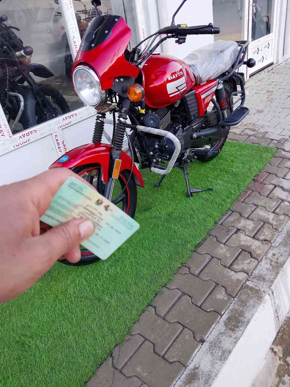 السلام عليكم ورحمه الله وبركاته دراجة نارية دايون موديل 23 مكينة ١٥٠ كتابة حمرة مرقم كامل بغداد تحويل ثاني يوم إذ تريد كفالة عامة مكينة خير من الله مكاني ديالى خرنابات الشراي يتصل ويدلل ويتساب موجود ورة السيطرة الثانية اتصل ودلل *********** مرقم بغداد
