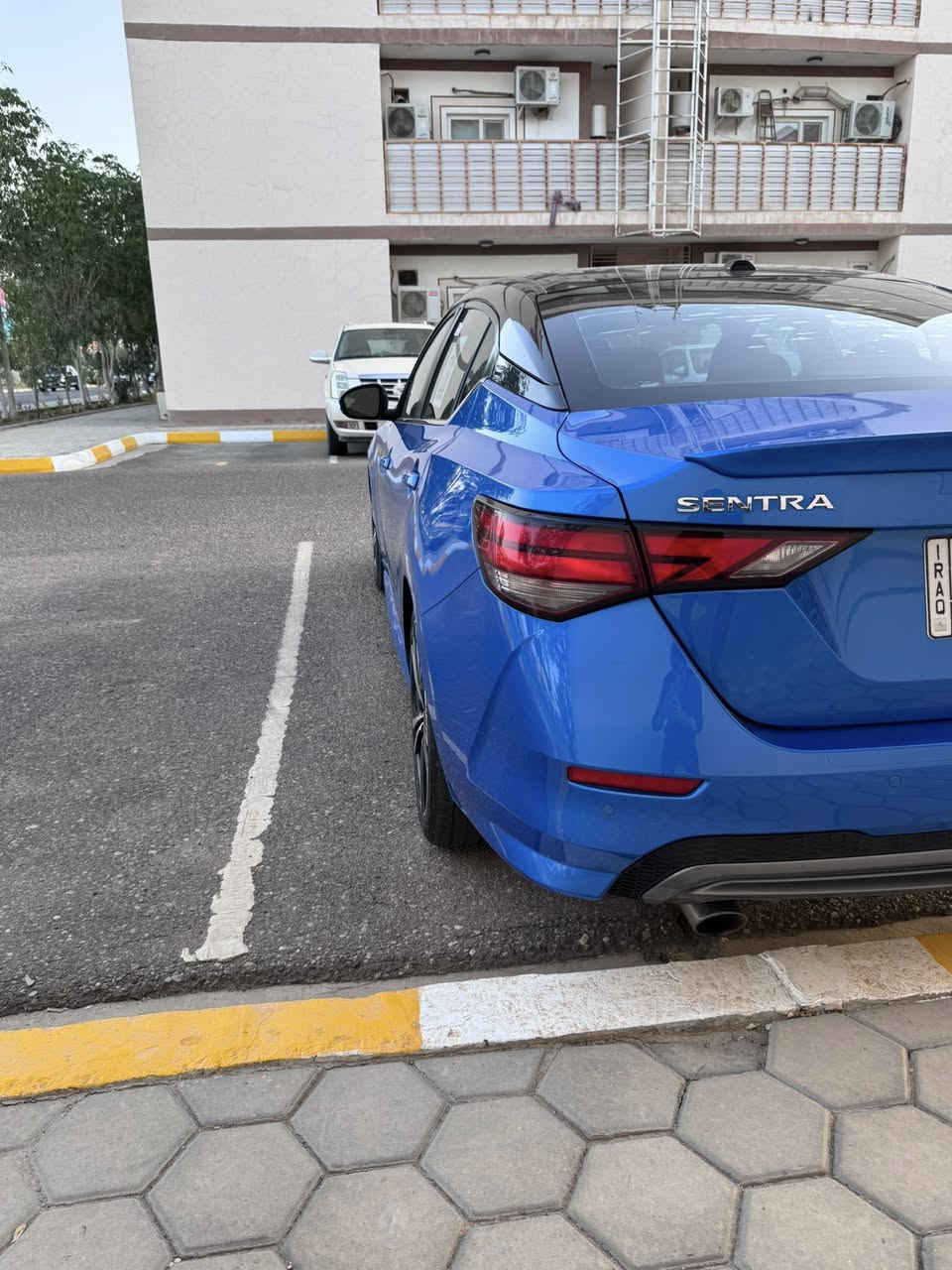 نيسان سنترا SR 2021
حجم المكينة : 2000 

رقم بصرة معوقين / وكالة

الموصفات : 
_تو كلر (سقف اسود)

ــ  رادار جانبي

ــ رادار امامي

ــ تحكمات استيرن 

ــ كاميرة خلفية 

ــ مانع انزلاق 

ــ دشبول خياط اصلي 

ــ اوتو استوب امامي خلفي

ــ إشارة بالمري

ــ شاشة كبيرة 

ــ لايت زنون عالي + ناصي

ــ تشغيل عن بعد

ــ ويل رياضي 18 انج 

_ تحديد مسار

_ نقطة عمياء

السيارة ماشية 110 كيلو متر و قابل للزيادة 
تقريرها نسبة غرق 
بالعراق صار بيها ضربة بابين صفحة السايق تبديل نفس اللون اصلي مال شركة 

السعر 133  وبيه مجال بسيط 

العنون البصرة / مدينة الامل السكنية  الاولى

للستفسار ***********
