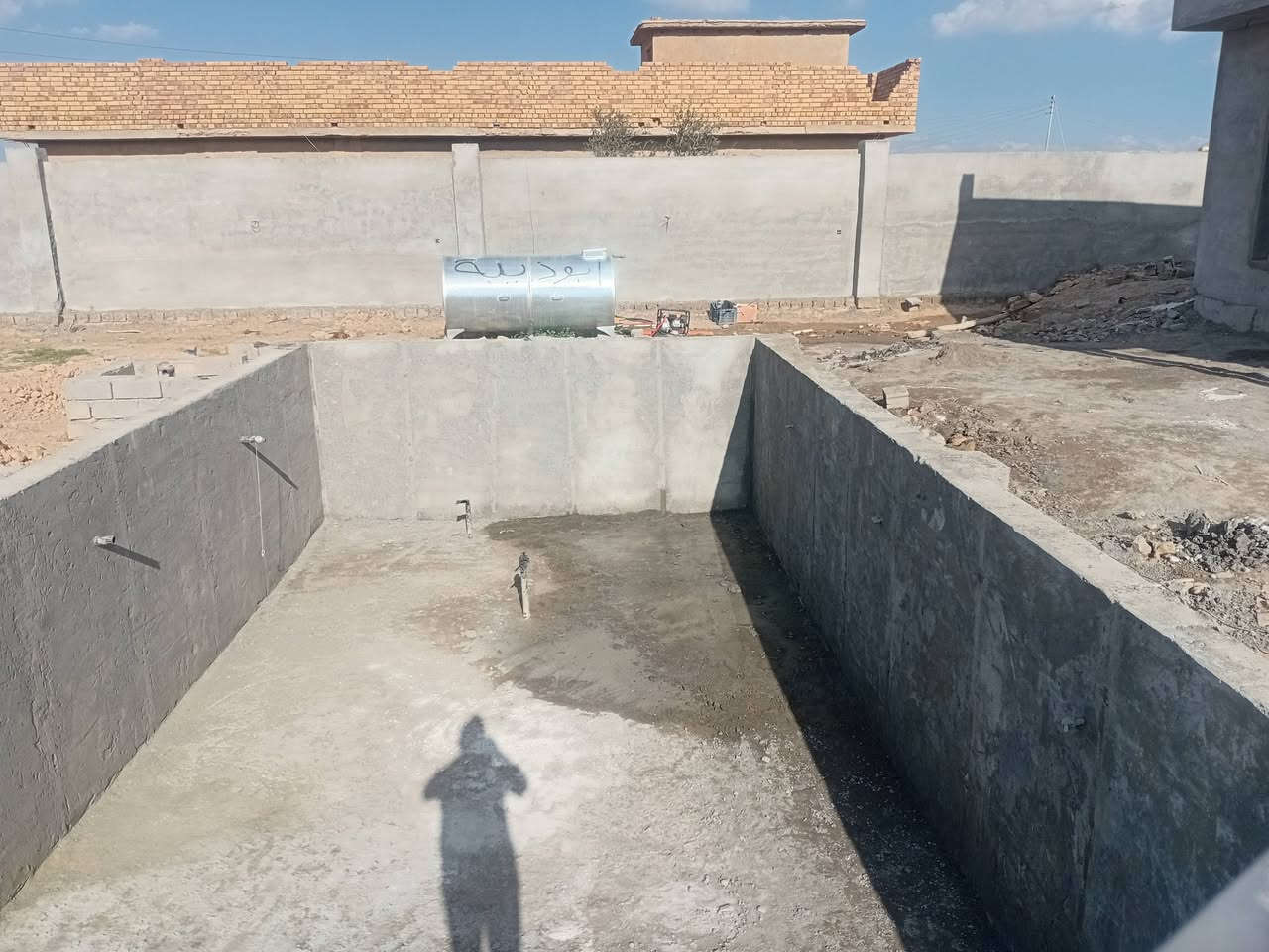 اجرارها كبان المتر ٨ الف دينار التواصل 
***********
