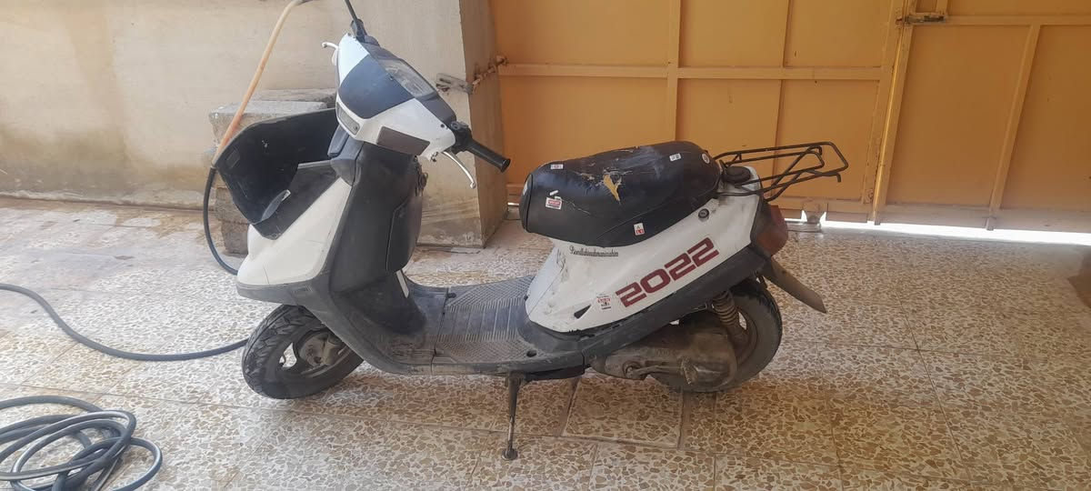 ماطور للبيع  كلشي شغال بس السلف مايشتغل
السعر 150 وبيها مجال  
***********
***********
غير متواجد بالنيت
