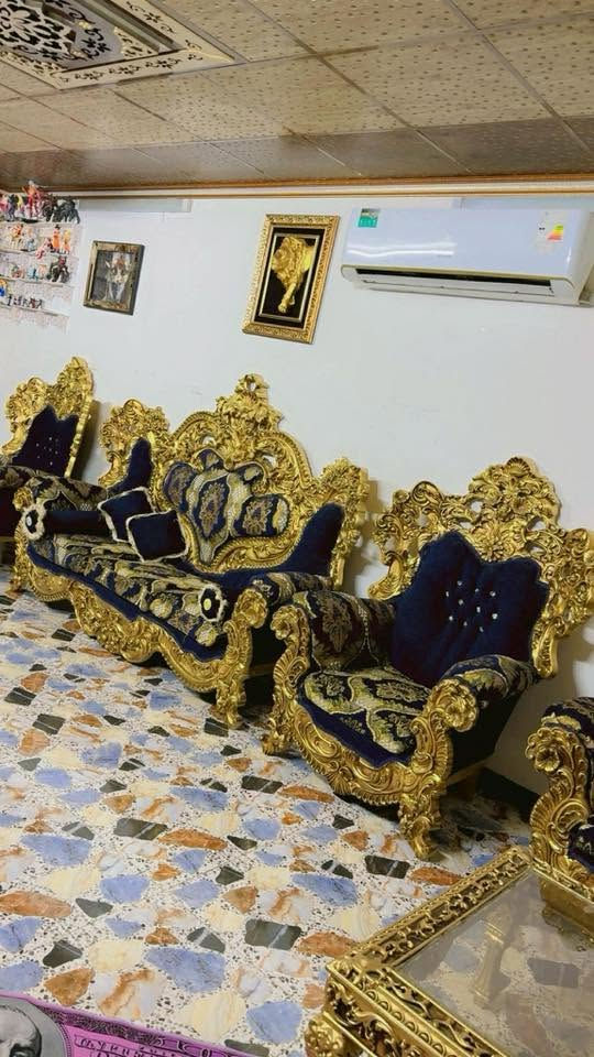 طخم رئاسي مستخدم للبيع
10 مقاعد 

مع طبلات عدد 3 

2 زغار ووحدة كبيرة 

كله خشب صاج حتا الطبلات 

السعر 750 وبيه مجال 

***********

— في ‏موصل‏.
