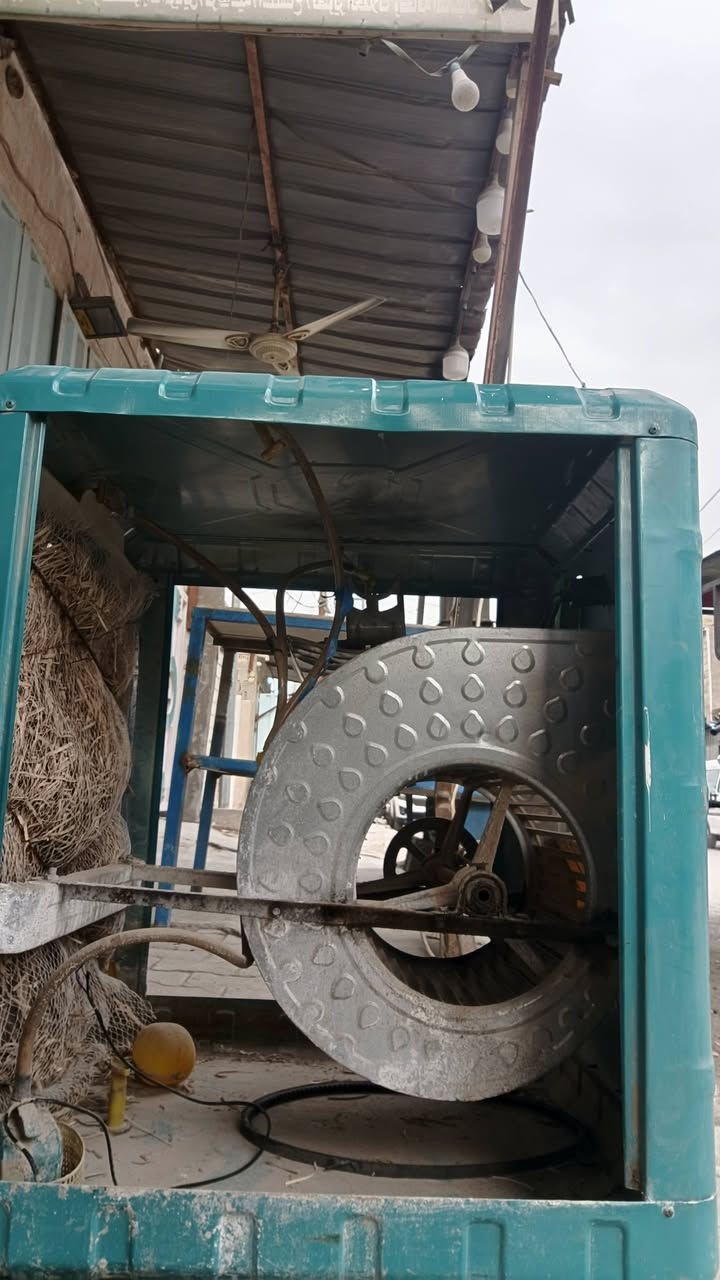 گشر مبرده جديد مامستعمل شي قليل مع واتر بم السعر 50.   ***********
