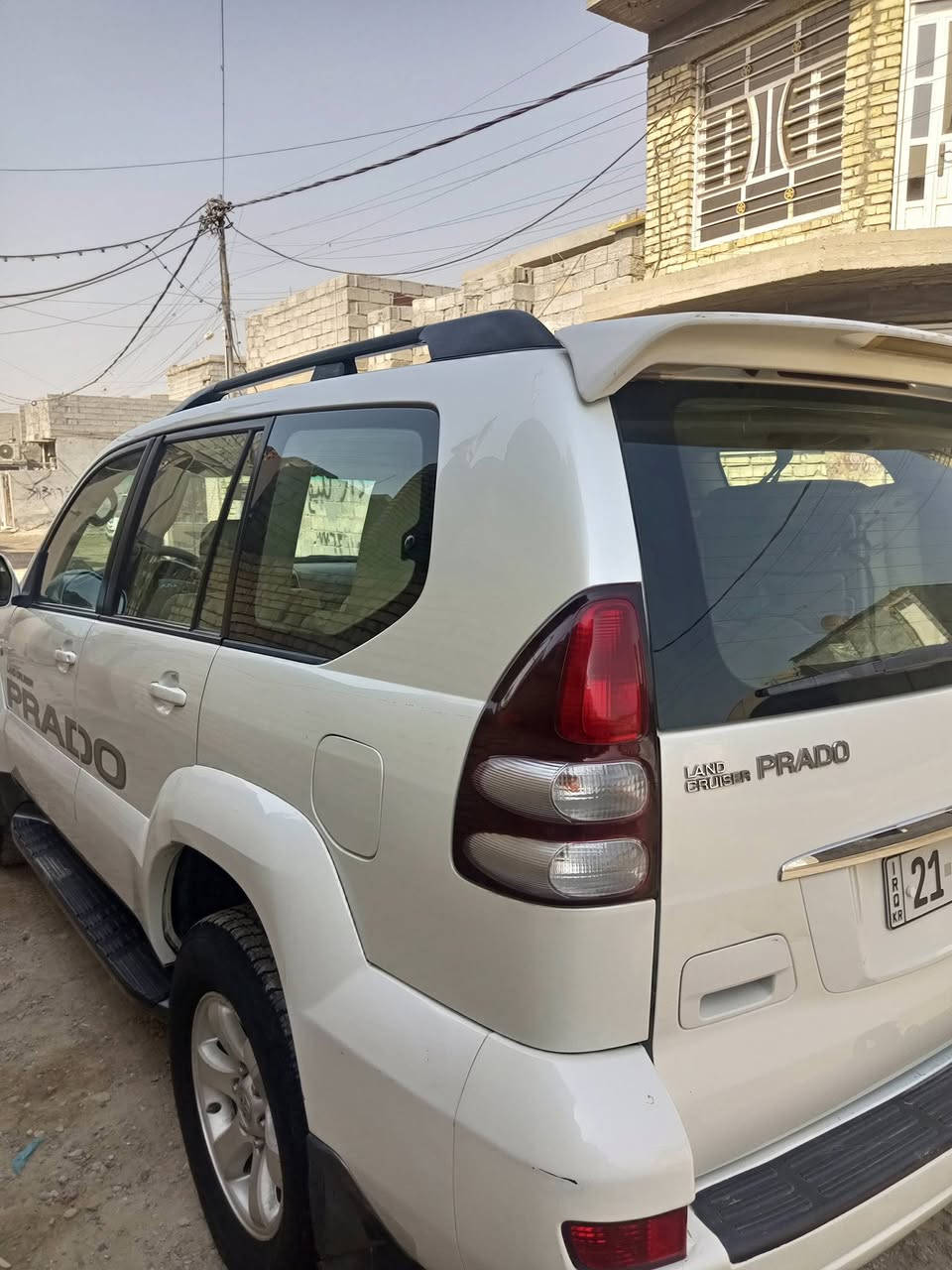 السلام عليكم برادوا موديل 2009رقم سليماني دولي بأسمي مكفوله كفاله عامه صبغ وضربه  اربعه سلندر سيارة حيل نضيف ومرتب حتى دعاميات بدون صبغ تخم تاير مابيه اي نقص للبيع او مراوس حسب القناعه السعر خاص ***********
