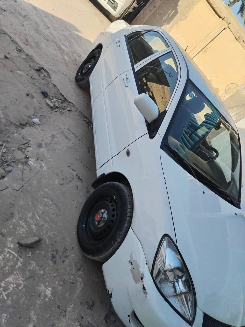 سلام عليكم لانسر ٢٠١١ بسمي سنويه لل ٢٩ سياره جاهزه من كلشي بيها تبديل قبق صندوق وتصليح جاملغ خلف السائق والباقي خير من الله محرك كير تبريد صدر تخم تاير مكان بغداد المعامل السعر ٧٨ وبيها مجال قليل ***********٧
