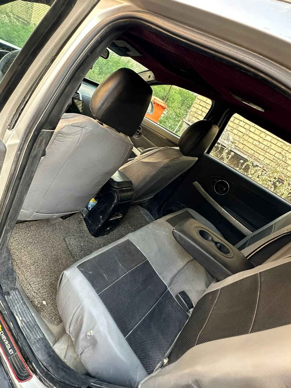 *🚗💥 للبيع شيفروليه بونتياك 2007 - 6 سلندر 💥🚗*

📄 *السنوية*: بأسمي، شرط التحويل ثاني يوم. سنوية نافذة لحد 2029  
📅 *هزة*: ناجحة لحد شهر العاشر  
🔧 *ملاحظات مهمة*:  
- التبريد ما يشتغل، يحتاج راديتر وغاز  
- والكشر شوفة العين 
- مشط الستيرن عاطل
🔧 *الحالة*: ماكينة وكير شرط الفحص 100%  
🎨 *اللون*: رصاصي سلڤر
💰 *السعر*: 47 ورقة وبيه مجال للشراي 
📍 *المكان*: بغداد  
📞 *للتواصل*: ***********

الشراي يتفضل وما نقصر وياه 🤝🔥

