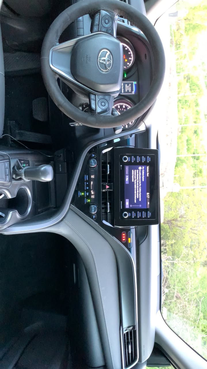 تويوتا كامري موديل ٢٠٢٤ سياره كه زور خاوينه ١٩ ميل روشتوه ٣پارچه ي سبوقه شانصي هه يتي كه ميك سقفي كه ميك رگله ي هه يه نرخ١٦٩ ورقه مجالي كم ژم***********
