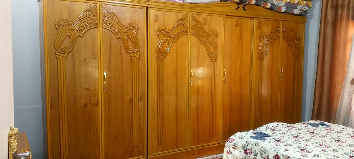 السلام عليكم غرفه نوم خشاب عراقي  6×5الغرفه مال عريس جديد  نضافه 100% تزكام السعر 1.900 بيه مجال للشراي  عبر هاذ الرقم الستفسار :***********
