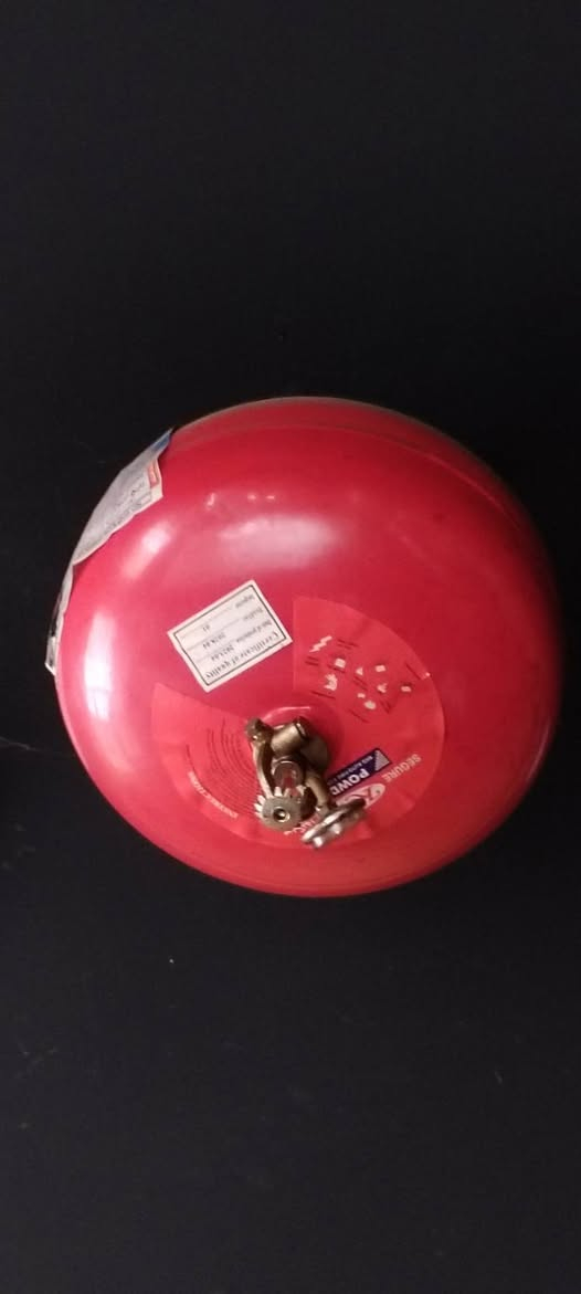 السلام عليكم
اطفائيات للبيع ٤تعليك بالسقف ١بالحائط
***********
***********
