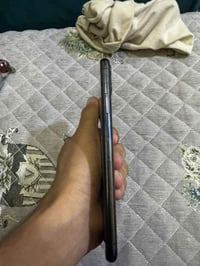 آيفون ١١ برو ماكس • ٢٥٦ • يحتاج شاشة