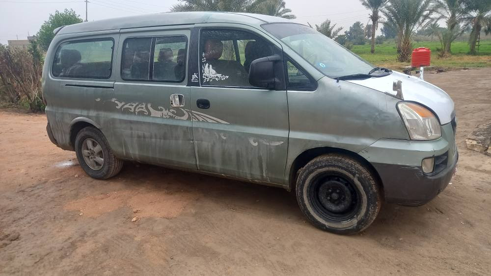 سلام عليكم ستاركس مرواس فقط بثمانيه راكب لو بريجو نضيفه موديله 2007 سنويه الثمانيه وعشرين مكانه سماوه مكينه بيه خيط بخار الاستفسار  تصل برقم  ***********
