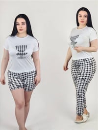 تراكات نسائية • واتس اب • حجز