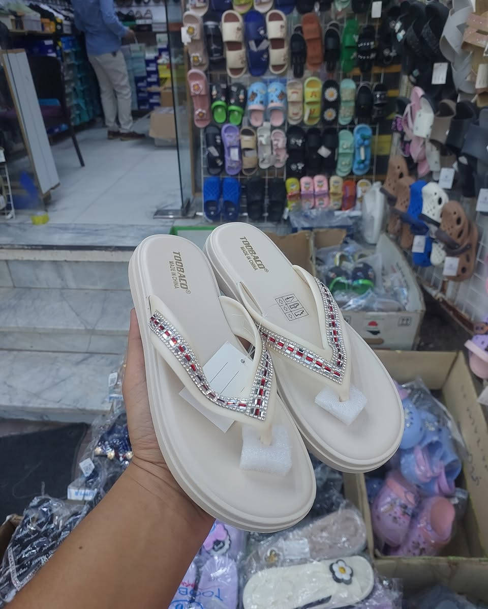 ✨ توفّر الآن سليبر  نسائية وبناتية ✨
موديلات عصرية وأنيقة وحلوة 👡💕
🔹 القياسات المتوفرة: 36 – 41
🔹 قصّات عصرية وحلوة
🔹 خفيفة ومريحة باللبس
🔹 خامة مرتبة وجودة ممتازة
دللي نفسج بأجمل الموديلات وبأسعار مناسبة 💖
📍 محل كرار باجي
العنوان: الكوت – حي الزهراء قرب مركز الخلود
شرفونا بالمحل وكل الهلا بيكم 🌸


**إذا كنت صاحب هذا الإعلان وتريد حذفه لأي سبب، رجاءا أرسل رسالة إلى الدعم الفني**