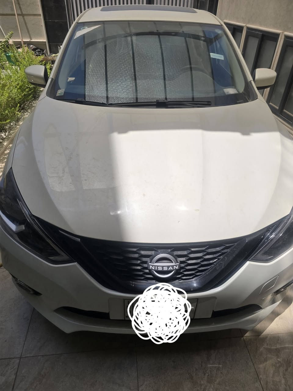 للبيع نيسان سنتره ٢٠٢٥ زيرو من الشركه ماماشيه فتحه فول موصفات شركه السور الدواخل بيجي والشاشه كبيره منفصله عن الدشبول التواصل *********** نازله عن السوك محتاج كولش
