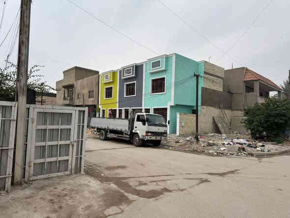 السلام عليكم
مشتملات للبيع 🏠 عدد 2 كل مشتمل المساحة 50 متر

طابو ملك صرف💯💯💯
كامل الخدمات مي ارصفه كهرباء تبليط  عرض الشارع 15

مشتمل الأول يتكون مدخلين استقبال مطبخ حولي خدمات طابق ثاني غرفتين نوم مع  بيتونه سطحين

الواجهة 5 والنزال 10 🏠

 يسلم مفتاح 🔑🔑🔑🔑🔑

مشتمل ثاني  يتكون من مدخلين استقبال مطبخ حولي خدمات طابق ثاني غرفتين نوم مع  بيتونه يسلم مفتاح🔑🔑🔑

 الواجهة 5 والنزال 10 
 قيد الانشاء يسلم مفتاح🔑🔑

طابو ملك صرف💯💯
كامل

 الخدمات مي ارصفه كهرباء تبليط عرض الشارع 15
 موقع
بغداد /ابودشير مربع آلالف قرب شارع الصيرفه

***********
***********
