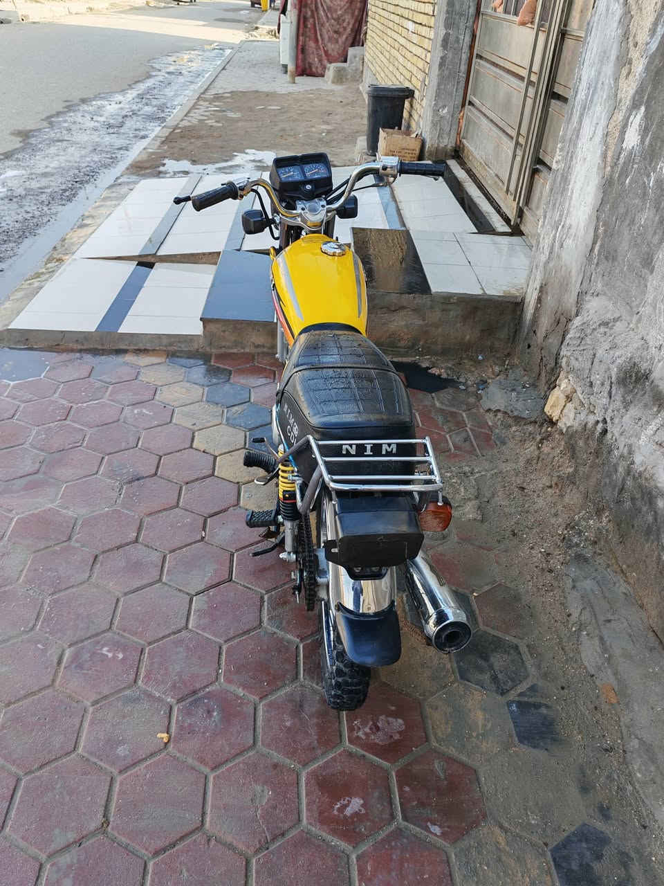 نامه امتياز 23 أوراق
مامفتوحه نضيفه ما مفيلزه
ناصريه مركز
السعر900الف بيها مجال
***********
***********
