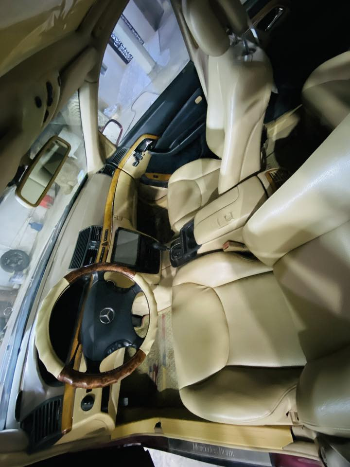 للبيع مارسدس 2002 محرك 6 350 رقم بغداد قرار 48 ونفتح تسجيلها عندي اواجهك وية صاحب الوكالة العامة اخلي يحولك يعني احجز وحولها بسمك مكانها بغداد سعرها 60 هاتف *********** بي واتس
