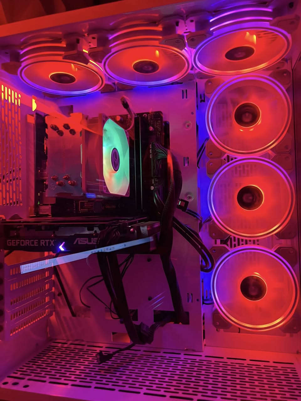 السلام عليكم
تجميعة للبيع 
Intel@ Core™ i5-12400F
ASUS Dual RTX 3060 
M.B: ASRock H610M-HVS/M.2 R2.0
RAM:LEXAR 16 GB 3200 Mhz
P.S: Antec VP550P Plus
SSD: LEXAR 256GB 
HDD 1T
Caes: ALEXANDER WEISE 6 Fan RGB

السعر 825 الف دينار 
بغداد الدورة 
***********
