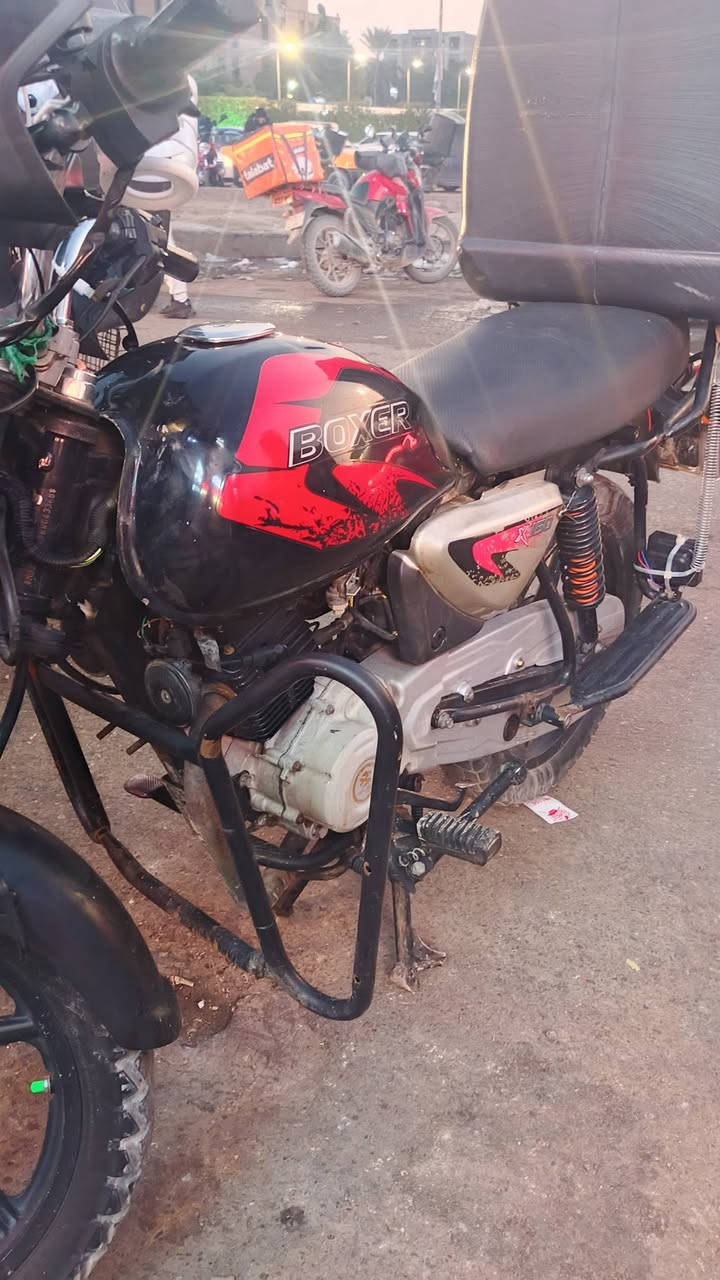 السلام عليك بوكسر مديل2019 للبيع نصبتهه حلوه الدراجه ومرقم رقم انكليزي وبسمي الدراجه ومكينه مجفته تجفيت شركه عنواني بغداد البلديات قرب ملعب المدينه السعر 1700 وبيهه مجال ***********هاذه رقمي ❤️🌹
