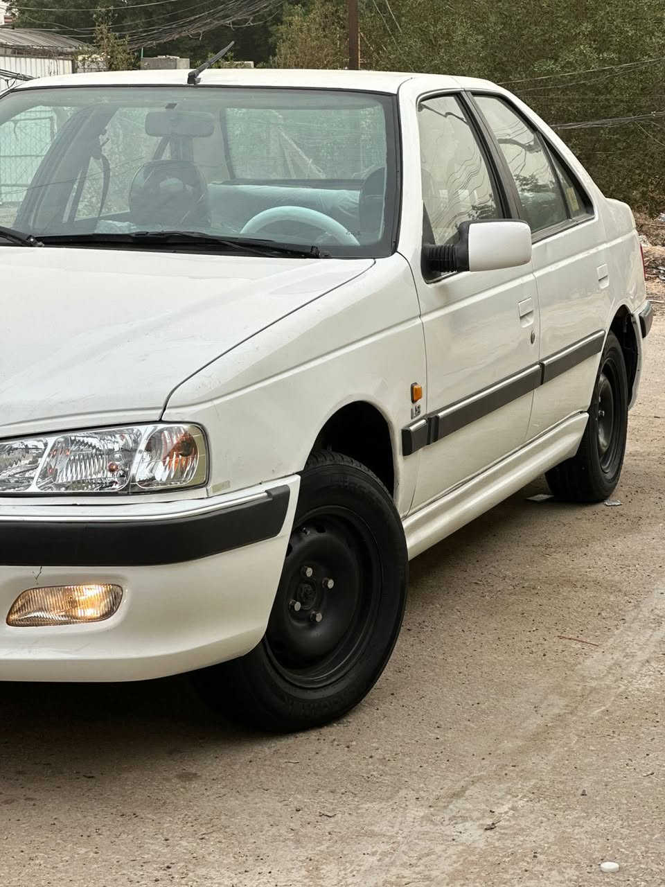 بيجو بارص 2015 للبيع
سياره مكفوله عدا شبر بارد بالجاملغ الامامي جهة السايق دوشمه نحله تخم تاير جديد سياره خير من الله ومثل ما موضح بالصور 

السعر ٥٨ وبيها مجال 

مكان السياره نجف 

رقم ***********
