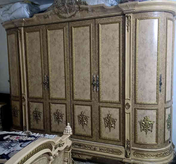 سلام عليكم غرفه 5 قطع للبيع نظيفه كلش خشبها مصري الشراي يتصل ***********
