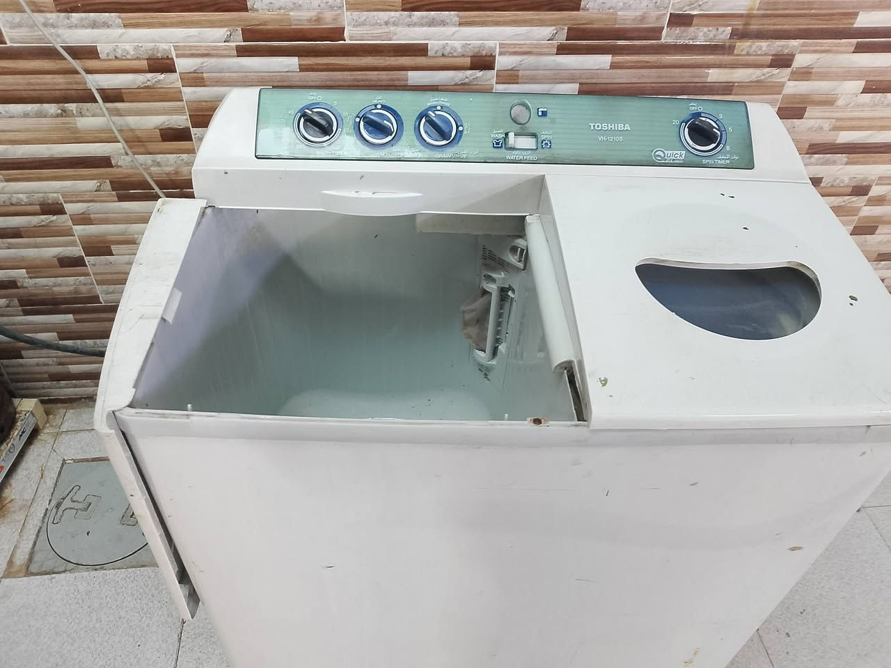 غسالة للبيع على فحص 80الف ***********
