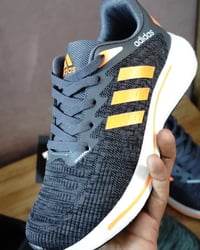 تصفيه محل أحذيه البيع اقل من سعر الجمله سعر القطعه ٧ الاف دينار العدد ...