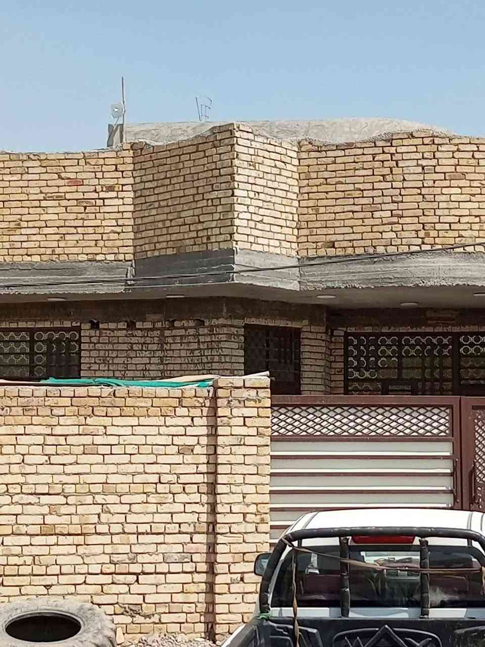 -ٱلسّلٱمّ:عليكم عِنـ.̷̷̸̷̐ـديّ  بيت وقطعه كاع العامري  مساحة 250 متر وبصفه قطعه ايضآ مساحتهه 250  قرب السكله للاستفسار مع صاحب
-ٱلسّلٱمّ:عليكم عِنـ.̷̷̸̷̐ـديّ  بيت وقطعه كاع العامري  مساحة 250  يتكون م̷ـــِْن صاله استقبال غرفتين نوم صحيات مطبخ حار وبارد حديقه وبصفه قطعه ايضآ مساحتهه 250  قرب السكله للاستفسار مع صاحب 
حجي لطيف ***********
