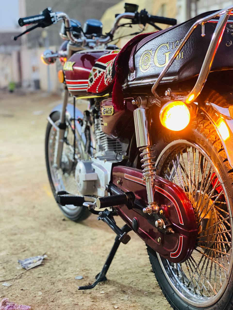 سلام عليكم دراجه نامه برو لبيع دراجه نضيفه كلش جنت مسافر متروكه دبل سك ماشيه 500كيلو سعره 750 بيه مجال مستعجل عله بيعته وكيله العرضي أوراقه نضيفه كلش هذه رقمي ***********مامتواجد عل انترنيت
