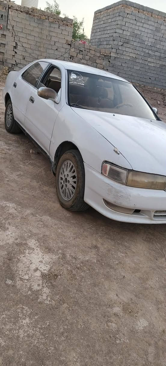 كرستا نفخ للبييع بـ ٣٥ وبيها مجال
اللون لؤلؤي 
رقم بابل مشروع وطني راعيها بالشطرة يريد مداور 
محرك وكير ثنين ونص vvt مكفولات 
حدادية توب تايرات توني شادهن كهربائيات كلها شغالة 
بيها كصة قمارة فقط ومعجون مكشر عوزها صبغ السيارة 
***********
