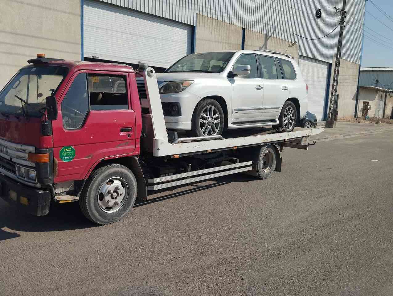 السلام وعليكم سطحه نغاذ تيوته مديل ٩٢رقم ديالى نكليزي بسمي جاهزه من كلشي كهربايات باتريات جدد تايرات برجستون سعر تصل وتدلل ***********
