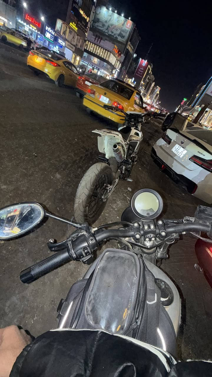 دراجه قفاز crx 300cc الدراجه ماشاءالله قويه كلش ومطابه 1000 كيلو تايرات سياحي شادلها ومكاني بغداد كمب ساره وهاذه رقم تليفوني ***********
