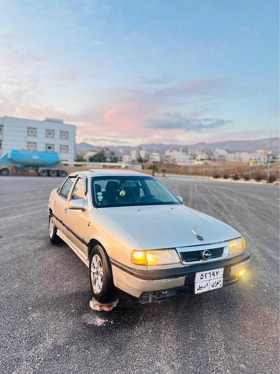 لەسەر ئیزنی کاکی ادمین فڕۆشتنی خیرا( 32) وەڕەقە خوار هەموو بازاڕ😱)ڤیکتڕا مۆدیل (1990) سەیارەکە ڕەقەم هەولێرە تازە سەنەوی بەسەر جوە  250 هەزاری خڕامە لەسەرە دوای محامەلە دەی گەڕینمەوە ڕەقەموو دەحویلوو بەناو کردن بەشەرت  مەکینەی (20) گیڕومەکینە بەشەرت 10 فیتەر سەیارەکە تازە سبوخ حئم کردوە بەس بۆ جوونی دەحمی بشتوو بێ شی نیە موسو بڕاوە و بەشەرت   (4)تایەوە بۆ بەستاوە  خایسی نیە کارەبای هەموو تەنجیل گەرمی هەمووی ئیشدەکات زۆر زۆر تندوو تۆڵە بۆزانیاری زیاتر بێوەندیم بێوەبکە(***********) ناو نیشان کۆیە كويسينجاك, أربيل
