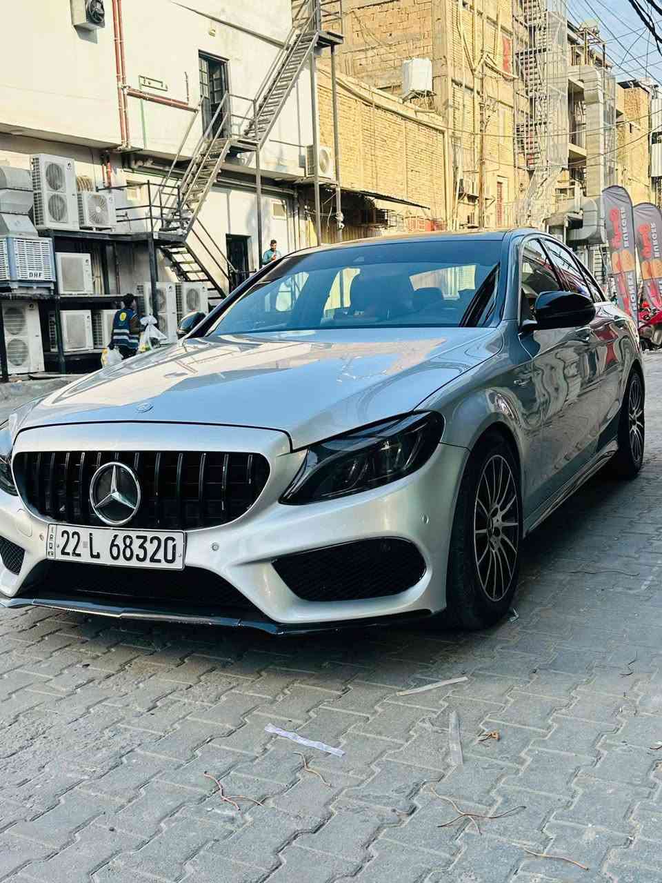 مارسيدس c300
2017 
وراد أمريكي حادث ربع قبق الجنطة صبغ والجمالغ الخلفي بارد 
دعامية امامية محدثة 19 
فول مواصفات 
AMG اصل 
مكينة 2000L تيربو 
كير اوتو 7 نمر 
*********** مكاني كربلاء

