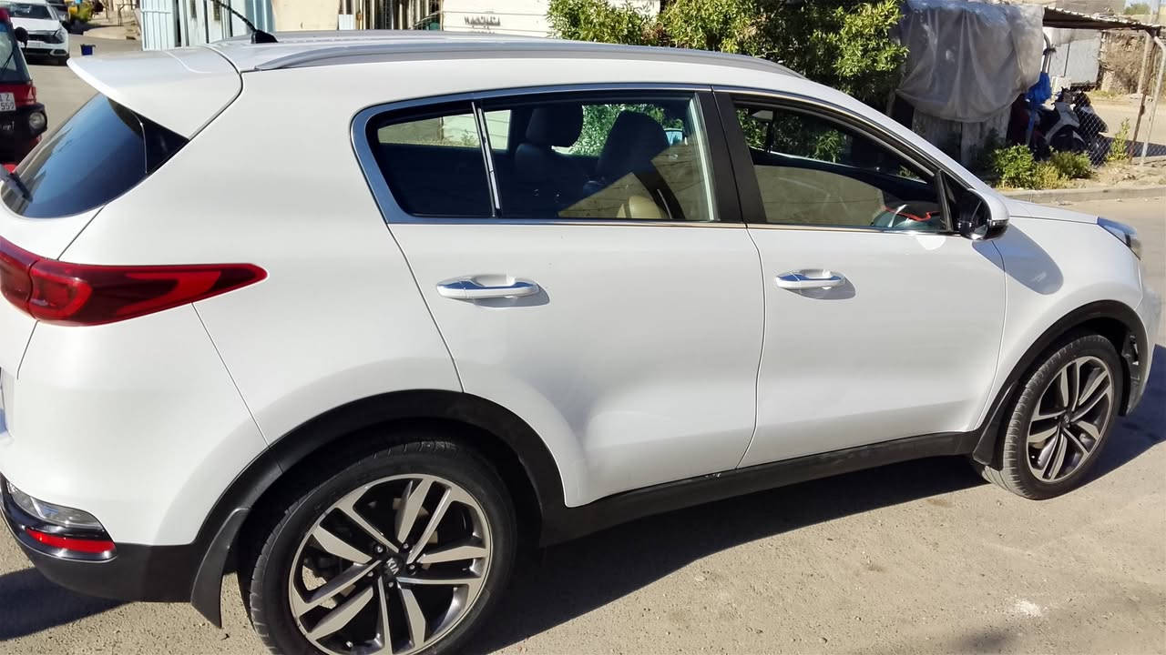 السلام عليكم
كيا سبورج 2019 
خليجي مواصفات بيسك 
السياره جاهزه 
حساس امامي خلفي 
كامره خلفيه 
مري شفط 
مكفوله لا ضربه لا صبغ 
فقط بارد بسيط باب الصدر
ماشيه 82 حقيقي 
سعر 18.600
مكان  البنوك قرب مستشفى الشعب 
رقم ***********
