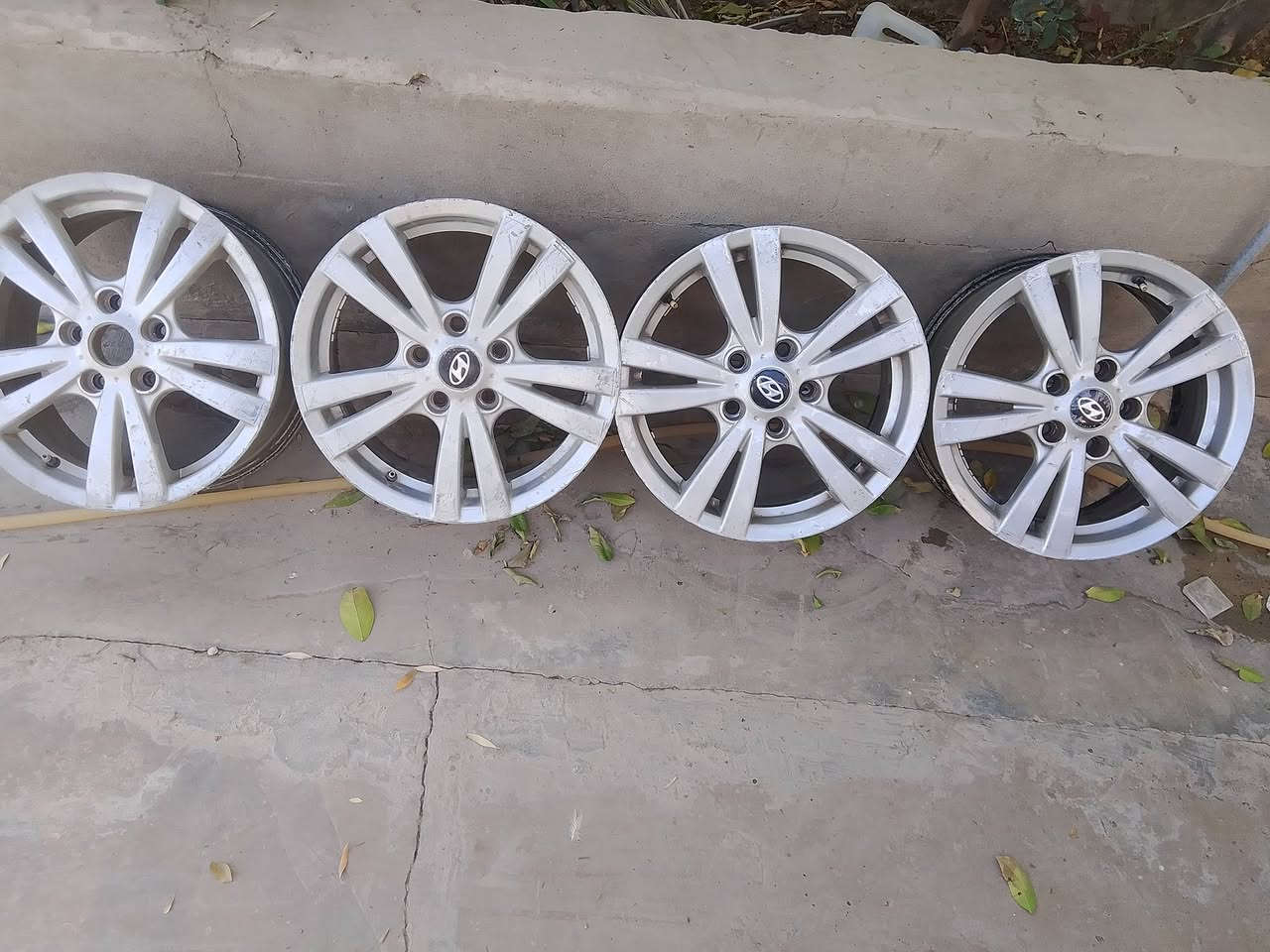 سلام عليكم اعيد النشر بسبب الوعود الكاذبة
ويل مال سوناتا حجم 16 
السعر 250 وبي مجال لا تصليح ولا عواج 
العنوان ديالى بعقوبة 
***********
