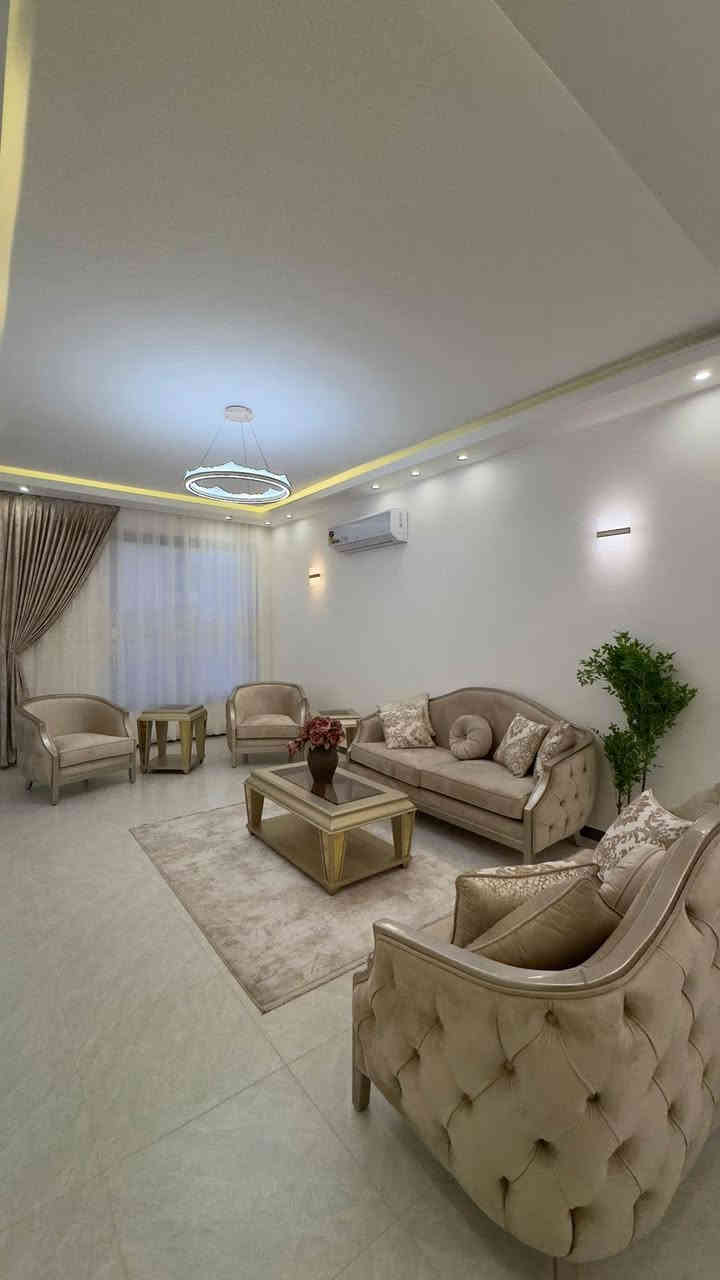 مو إعلان…
هذا اختار 

شغل واضح من الجدران للتشطيبات 
وتفاصيل تنفهم بدون شرح 

بيت 250م متنفّذ بذمّة،
يبعد 5 دقايق عن تقاطع العامرية،
نسبة الإنجاز 70%
وسند فوراً.

المربع الذهبي
للي يعرف قيمة البيت الصح.

📞 ***********
م/ سهير ثائر
