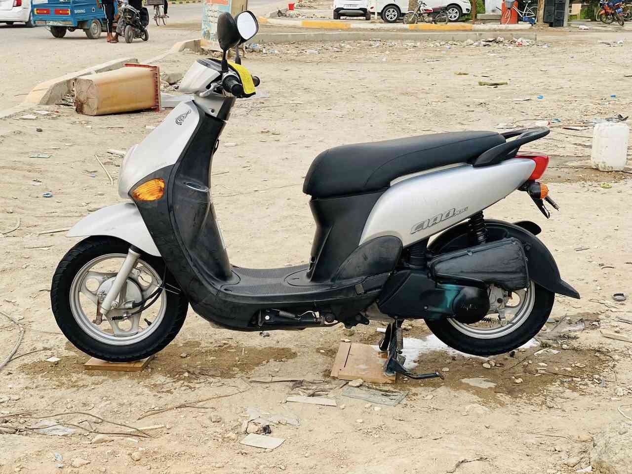 دراجه فله للبيع كفاله من كلشي كله ختم واحد مكينه وكفرات وحته جنطه ولملاح مختم دهن مزويه ديرله صار شهر من جبته من بغداد مكفوله من كلشي مكينه برغي مامفتوح بيه 
مكاني بابل الهاشميه 
رقم ***********
