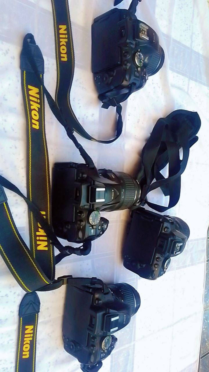 Nikon (نيكون 5300) استخدام قليل النظافة كدامك العدد 3 باقيات 
كامله مع جميع ملحقات الكامرا 
توصيل جميع محافظات موجود 
مو شراي اعبر المنشور فدوه لعيونك 
شلعة وحدة ب1,200  واذا تريد كامرا وحده هم تدلل


**إذا كنت صاحب هذا الإعلان وتريد حذفه لأي سبب، رجاءا أرسل رسالة إلى الدعم الفني**