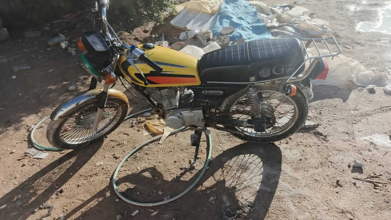 سلام عليكم 
اربعه كير سكنر الزركه 2025 الصفره 2023
الزوكه برغي ممفتوح بيهة دراجه نضيفه كلش مبدل بيهة بس تانكي محرك فول السعر 650
الصفره بس مفيلسه يعني هم. محرك ما مفتوح دراجات ثنيهن نضاف كلش السعر 550
***********
